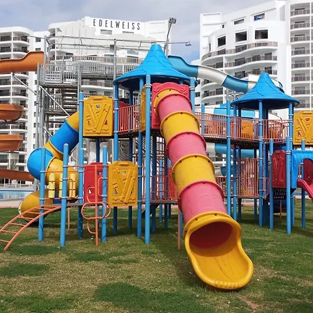 Iskele Long Beach, Aquapark Tesisinde Stuedyo Daire Апартаменты