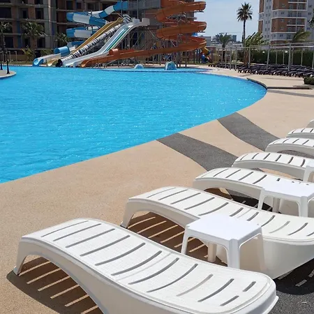 Iskele Long Beach, Aquapark Tesisinde Stuedyo Daire Апартаменты Фамагуста